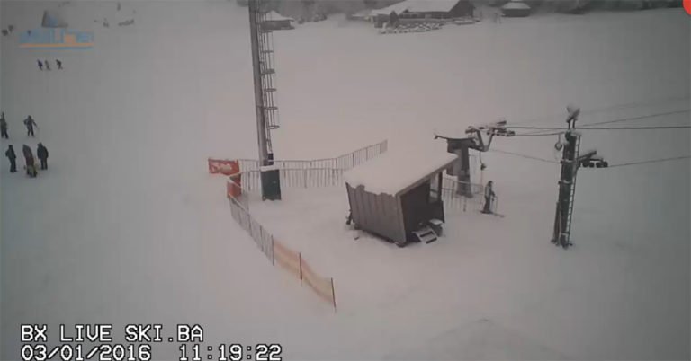 Zbog snijega saobraćaj u BiH se odvija sporije