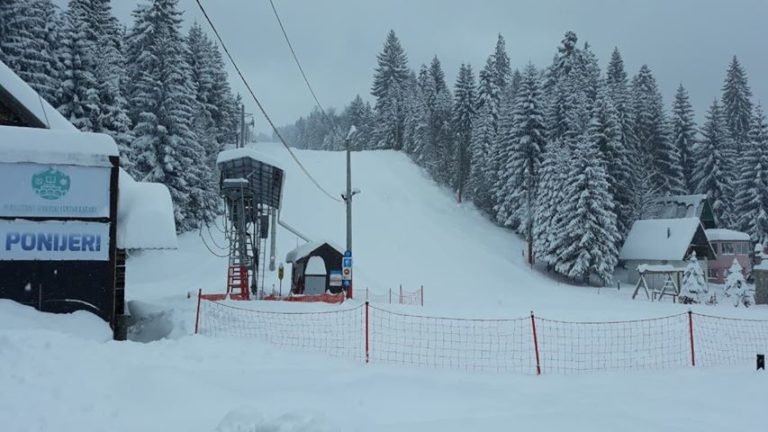 Otvoreno i skijalište Ponijeri kod Kaknja