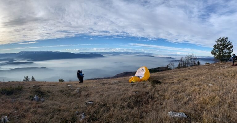 Paraglajding kao stil života: Ko jednom osjeti čari neba, pogledom mu se uvijek vraća